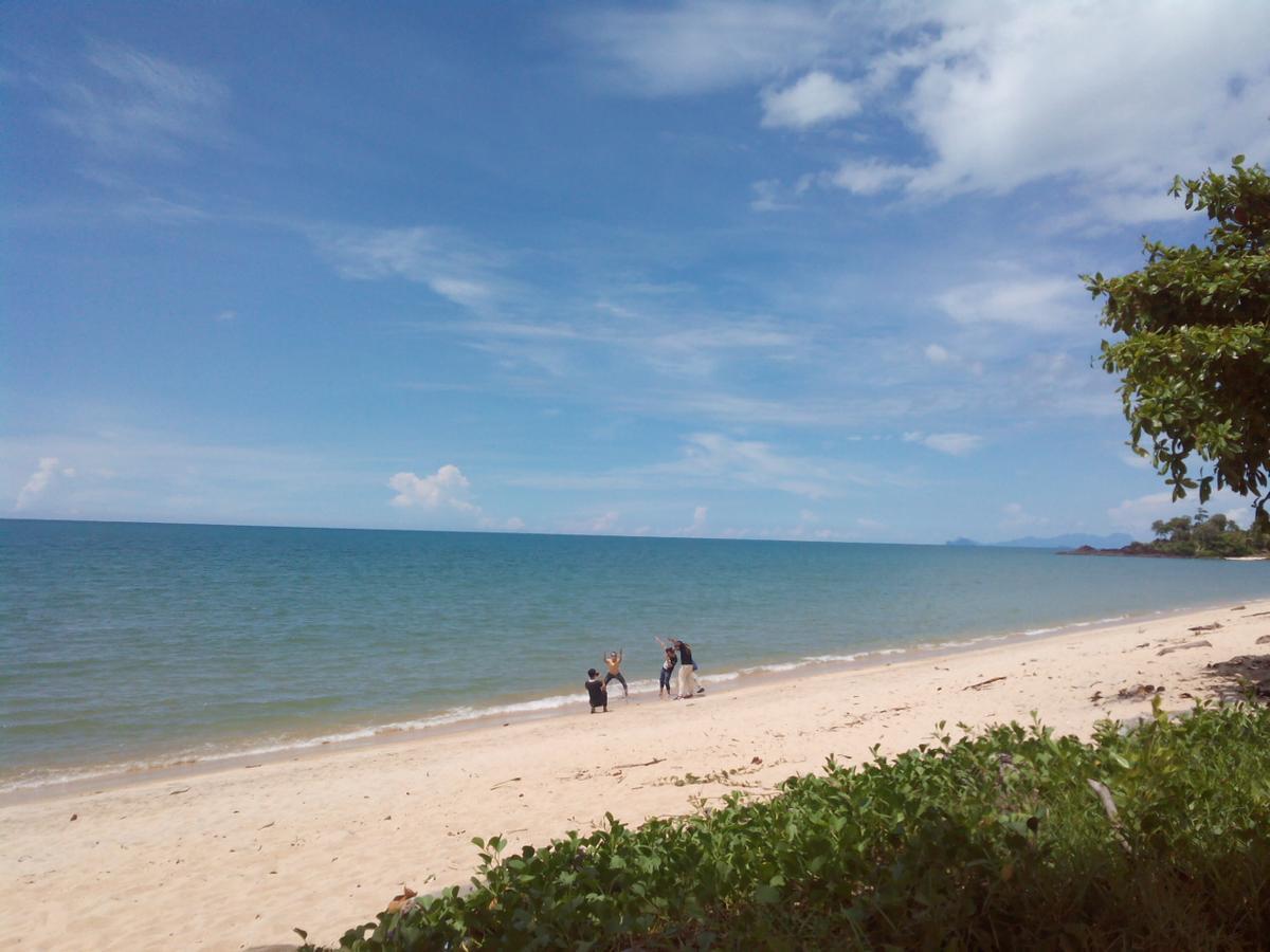 Pandan Beach Homestay Kampong Pandan Esterno foto