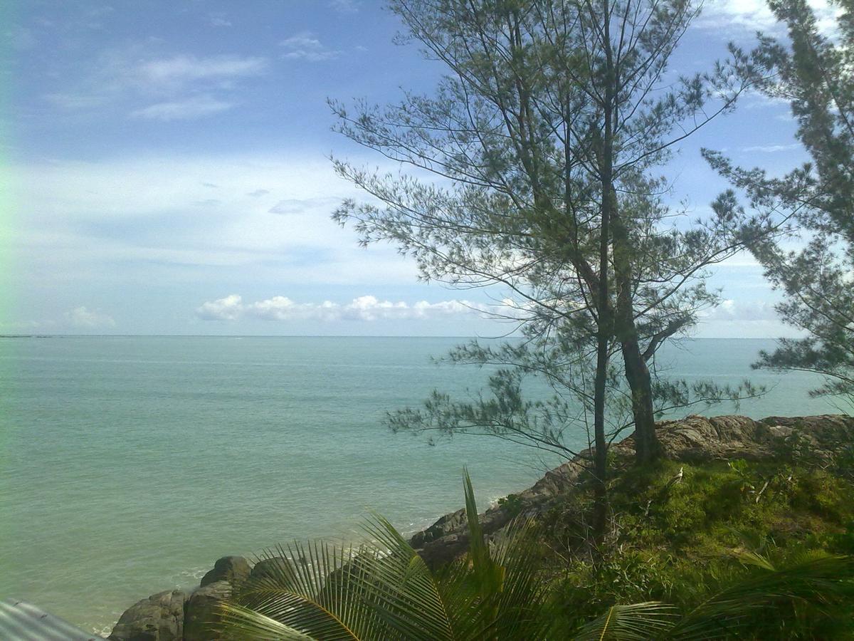 Pandan Beach Homestay Kampong Pandan Esterno foto
